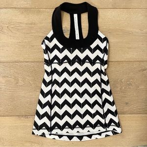 Lululemon Athletica Tank White and Black Chevron Print Mesh Back Size 4 NWOT